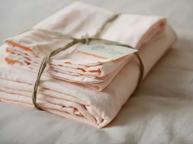 Orange-pink linen products