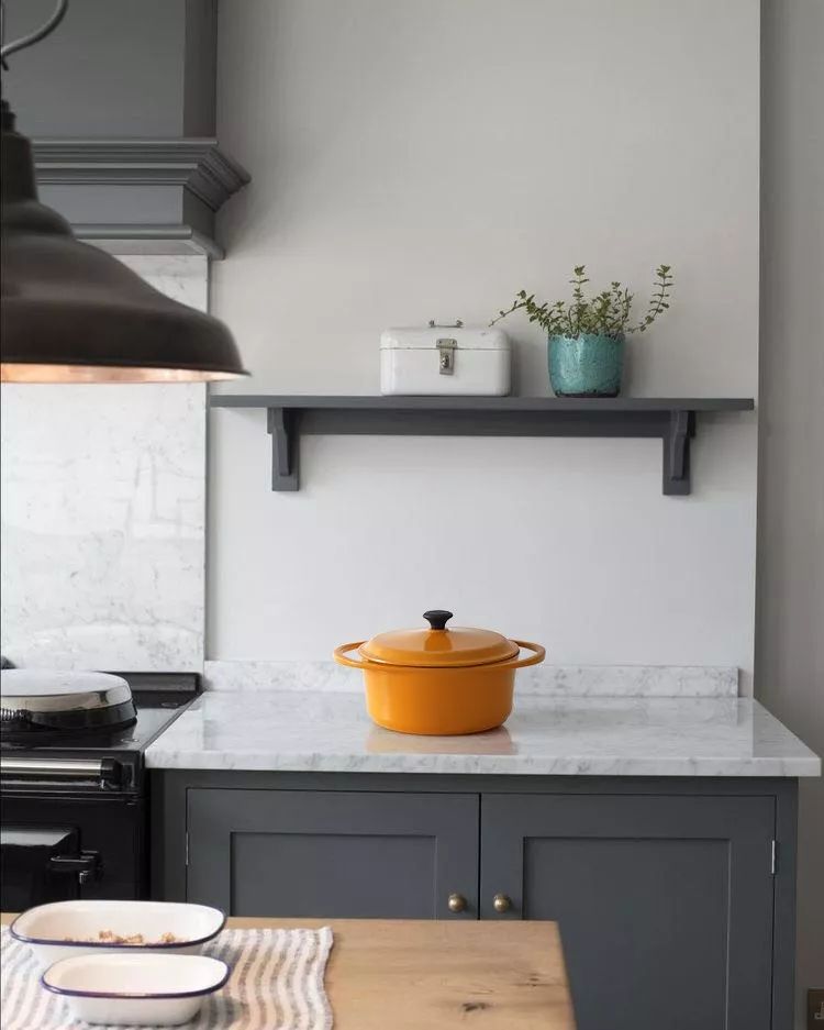 Orange pot will become the highlight in the kitchen